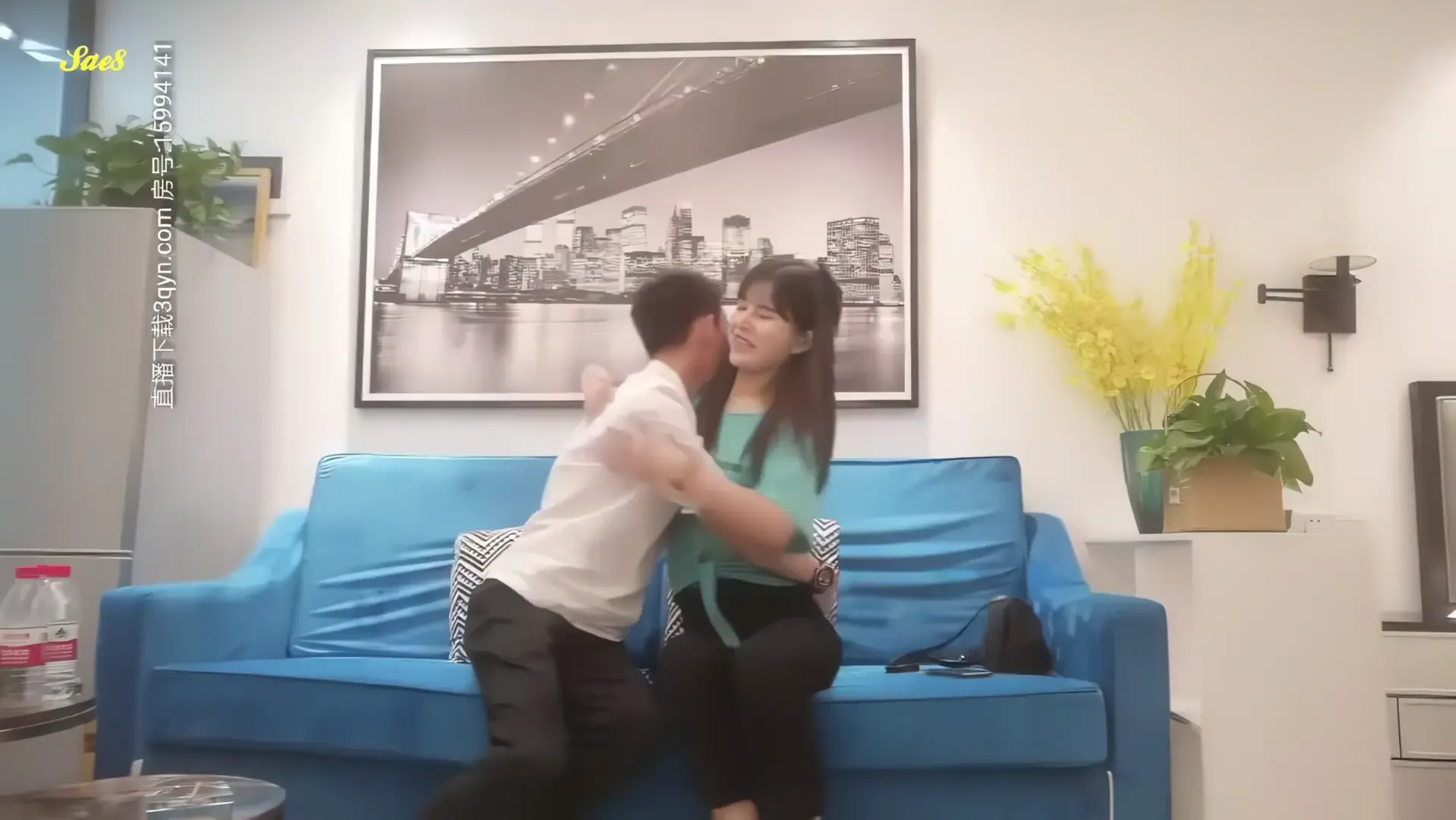 骚话猴哥探花清纯蓝衣妹近距离特写